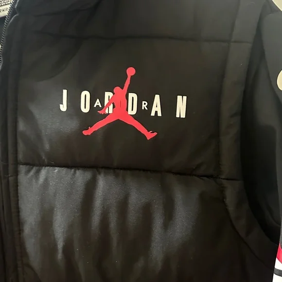 Jordan Black and Red Puffer Vest with Hoodie - Picture 5 of 6